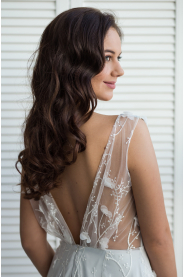 Šedo-modré svatební šaty ISABELLA PLUS – detail výstřihu