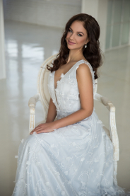 Šedo-modré svatební šaty ISABELLA PLUS – vzdušný detail