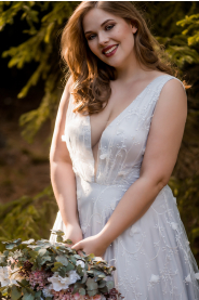 Šedo-modré svatební šaty ISABELLA PLUS – silueta modelu