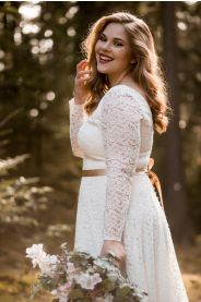 Celokrajkové svatební šaty ADELE PLUS – detail střihu