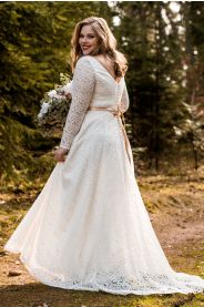 Celokrajkové svatební šaty ADELE PLUS MiaBella