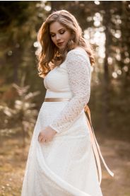 Celokrajkové svatební šaty ADELE PLUS – detail materiálu