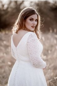 Celokrajkové svatební šaty ADELE PLUS – detail spodní části