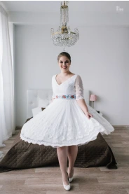 Folklórní svatební šaty PLUS – detail modelu