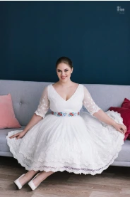 Folklórní svatební šaty PLUS – přední pohled