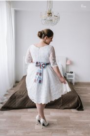 Folklórní svatební šaty PLUS – detail materiálu