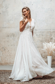 Celokrajkové svatební šaty Emily