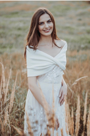 Zapletená svatební šála smetanová – detail modelu