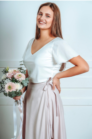 Top s výstřihem a rukávy