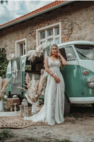 Svatební šaty Krajkové boho šaty Davine – zadní pohled