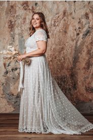 Celokrajkové svatební šaty MILLI PLUS – boční pohled