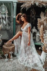 Romantické svatební šaty LUCA PLUS – detail spodní části