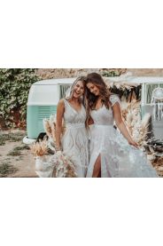 Romantické svatební šaty LUCA PLUS – jemný detail