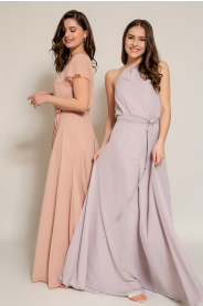 Dlouhé šifonové šaty s rukávy – přední pohled