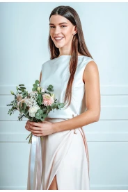 Vzorkový top s lodičkovým výstřihem – zadní pohled