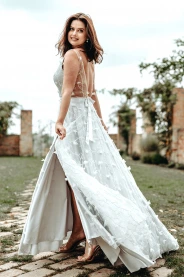 Šedo-modré svatební šaty ISABELLA – detail modelu