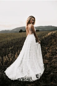 Šedo-modré svatební šaty ISABELLA – jemný detail