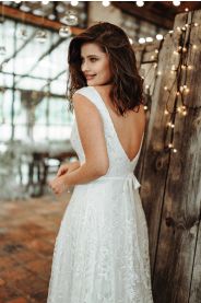 Třpytivé svatební šaty AMELIE – detail střihu