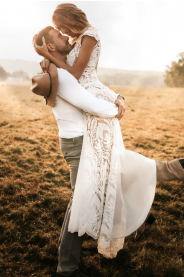 Odvážné svatební šaty MAYA PLUS – luxusní detail