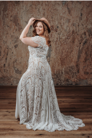 2262 13 odvazne svatebni saty maya plus