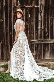 2262 9 odvazne svatebni saty maya plus