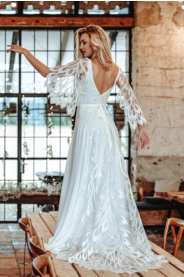 2338 6 krajkove svatebni saty angel plus