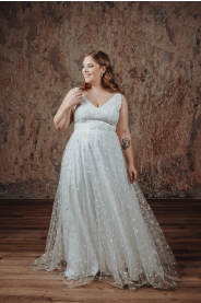 2344 11 svatebni saty s puntiky poppy plus