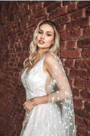 2344 5 svatebni saty s puntiky poppy plus