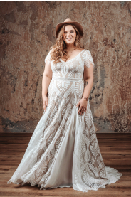 2350 16 krajkove boho saty davine plus