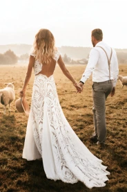 Odvážné svatební šaty MAYA – elegantní detail