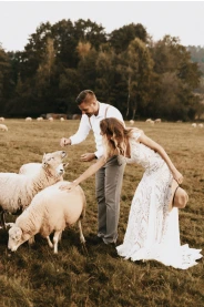 Odvážné svatební šaty MAYA – detail spodní části