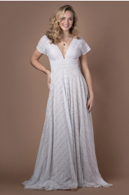 Recyklace svatební šaty LOLA (Délka Zkrácení celých šatů - 1.500Kč, Profi čištění a žehlení S profi čištěním a žehlením - 1.500Kč)