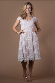 Recyklace romantických šatů LUCA (Délka Zkrácení celých šatů - 1.500Kč, Profi čištění a žehlení S profi čištěním a žehlením - 1.500Kč)