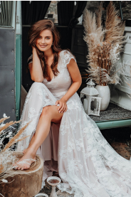 Recyklace romantických šatů LUCA (Délka Zkrácení celých šatů - 1.500Kč, Profi čištění a žehlení S profi čištěním a žehlením - 1.500Kč)