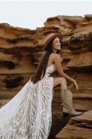 KAIA celokrajkové boho svatební šaty – přední pohled