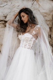 Svatební šaty Vzorkové šaty Calla – silueta modelu