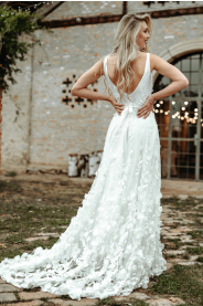 2235 11 kvetinove svatebni saty florance