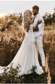 Svatební šaty Vzorkové šaty Evelyn – na postavě