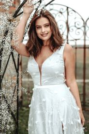 Svatební šaty Vzorkové šaty Isabella – přední pohled