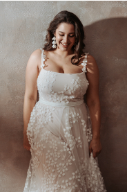 plus size svatební šaty