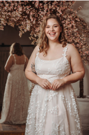 plus size svatební šaty