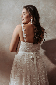plus size svatební šaty