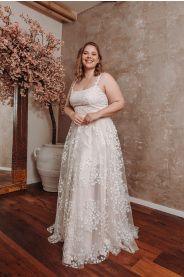 Svatební šaty pro plnoštíhlé Rosella Plus – elegantní detail