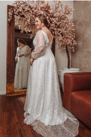 LUMINA PLUS třpytivé svatební šaty – boční pohled