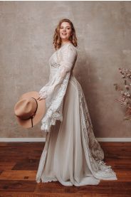 SELENE PLUS bohémské svatební šaty – detail střihu