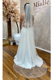 Svatební závoj jemně lemovaný MiaBella