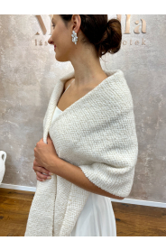 Hřejivá svatební šála – boční pohled