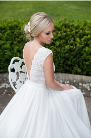 svatebni-saty-krajkove