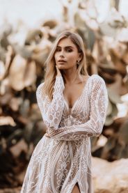 Svatební šaty Aliya – boční pohled