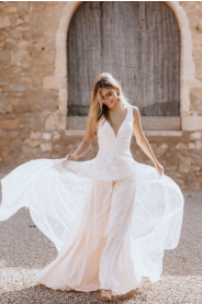 květinové svatební šaty